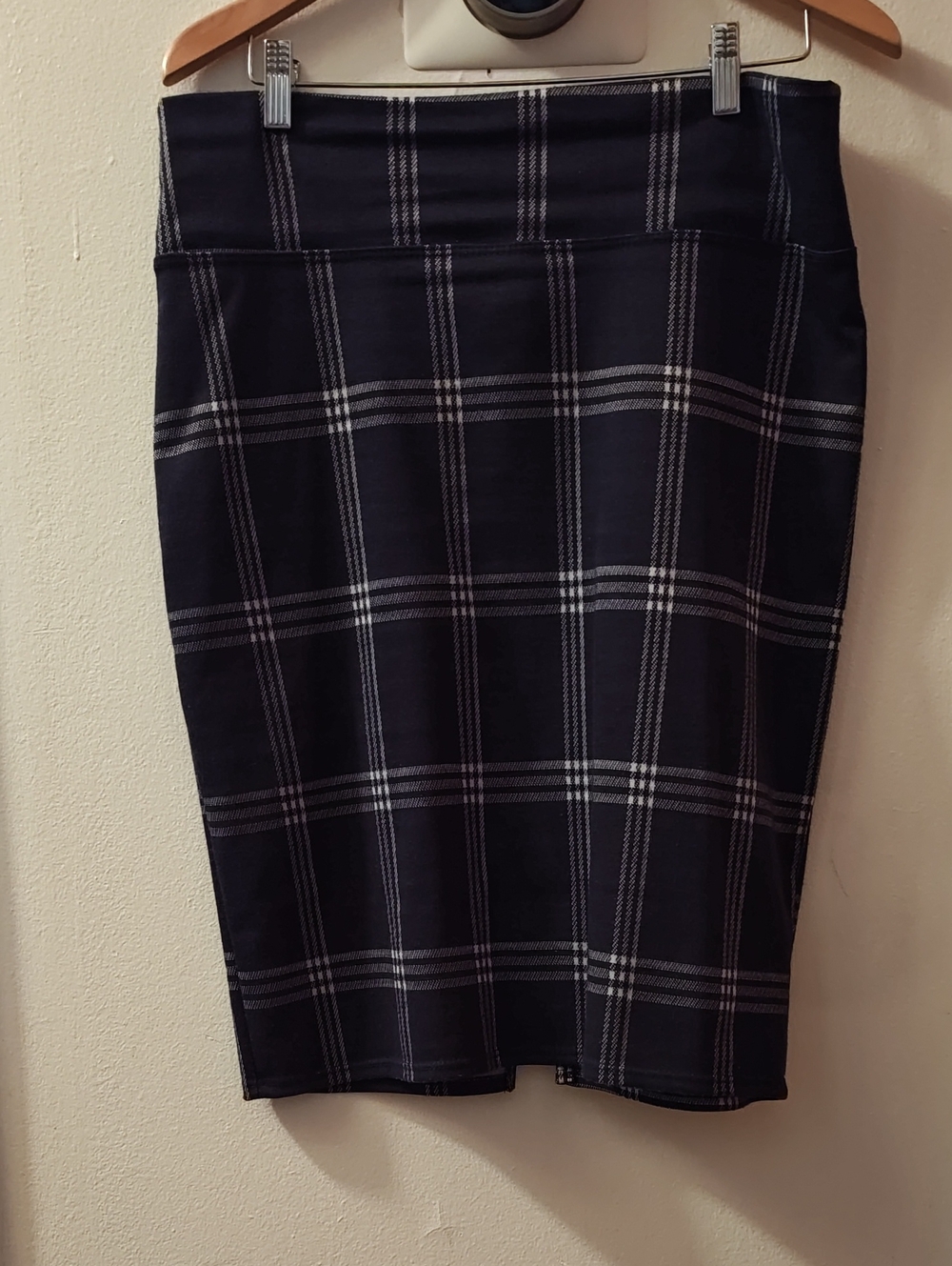Hybrid & company Navy Plaid Pencil Skirt